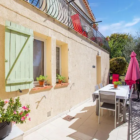 Cosy Vacation With Terrace 度假居 Berre-des-Alpes
