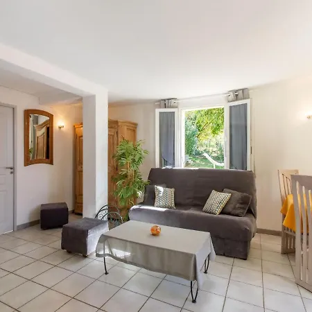 Cosy Vacation With Terrace 度假居