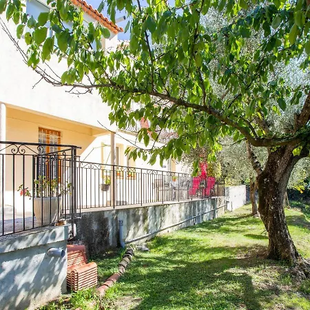 度假居 Cosy Vacation With Terrace Berre-des-Alpes