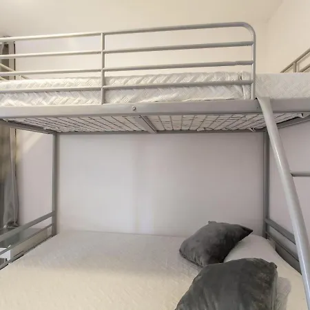Cosy Vacation With Terrace Berre-des-Alpes