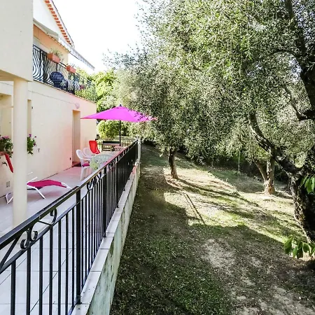 Cosy Vacation With Terrace Berre-des-Alpes