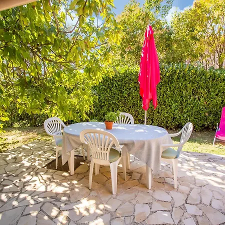 Cosy Vacation With Terrace Berre-des-Alpes